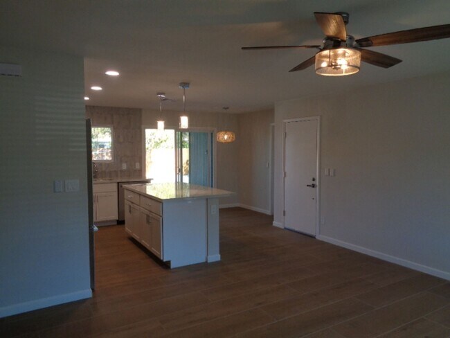 Photo - Gorgeous 3 bedroom house in Mesa! Totally renovated and ready to move in! Available NOW!