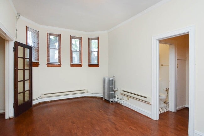 4650 N Paulina St Unit 201