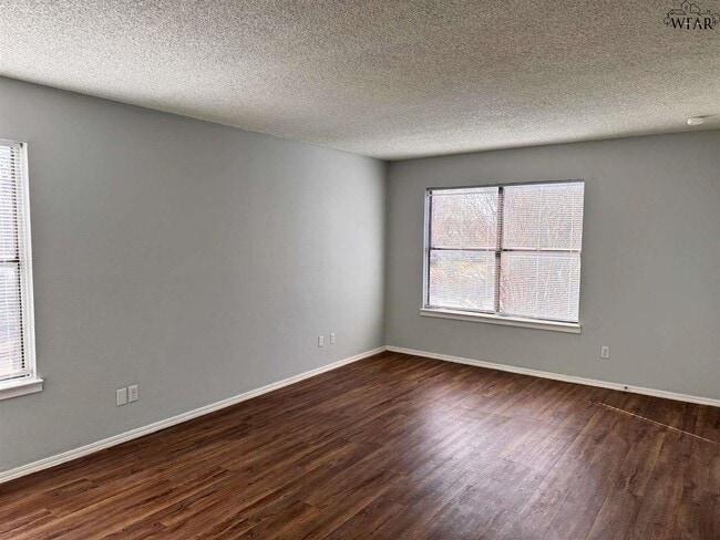 Photo - 1611 Bell St