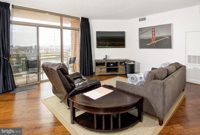 Photo - 3600 S Glebe Rd Unit 323W