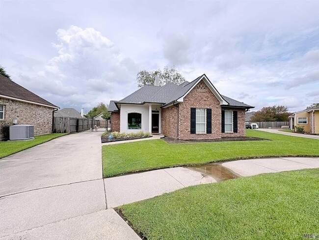 Photo - 10473 Springwind Ct House