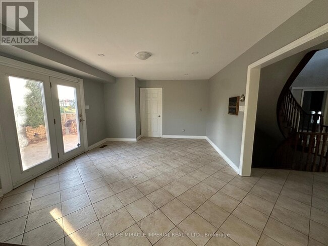 Photo - 4 Bellini Ave