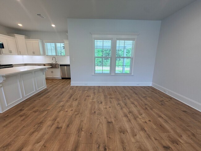 Photo - Luxury Living in Hahira – High-End Features & Modern Design!