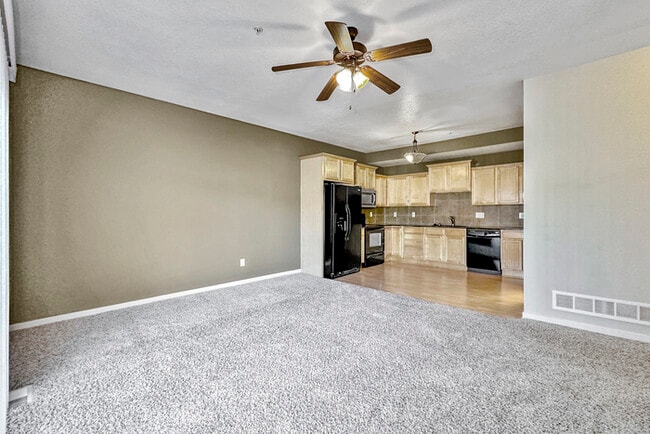 Photo - 203 NE 45th Ln
