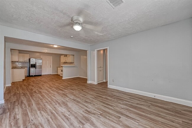 Photo - 10506 Buffum St