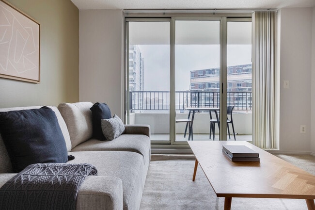 Building Photo - 850 N Randolph St Unit FL10-ID6788A