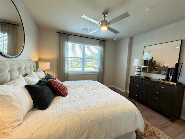 Building Photo - 18300 Marvelous Pl Unit B2.1328