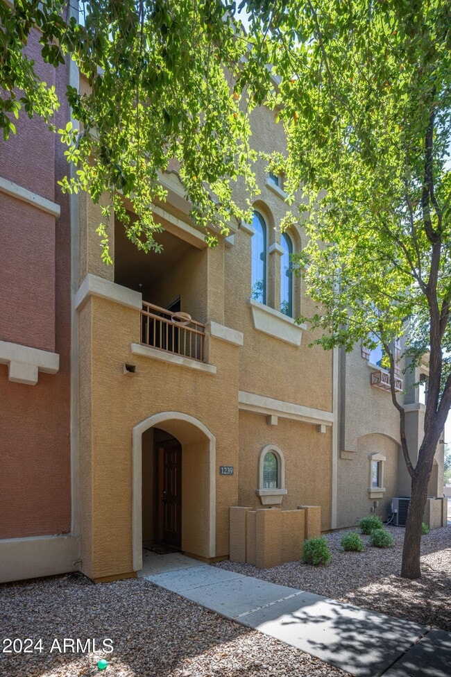 Photo - 240 W Juniper Ave