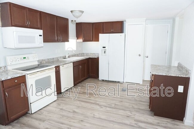 Photo - 720 S 97th Pl