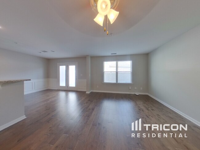 Photo - 1077 Neeleys Bend E