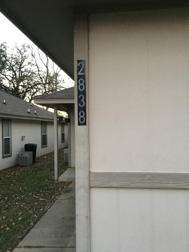 Photo - 2836-2838 James Unit 2838