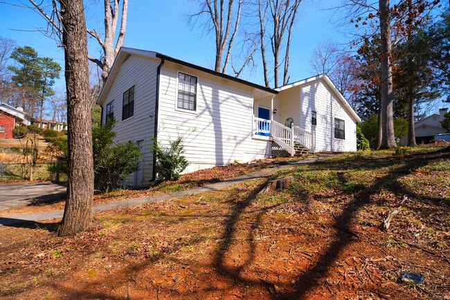 Building Photo - 5201 Sunset Trail Rental
