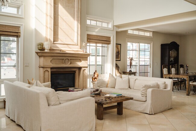 Photo - 125 Rexford Dr