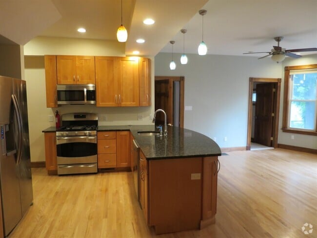 Building Photo - 50 Meacham Rd Unit 1 Rental