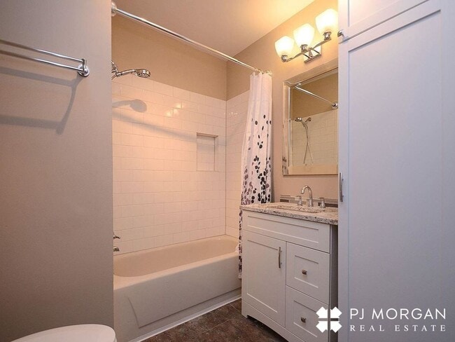 Photo - 6031 Pine St