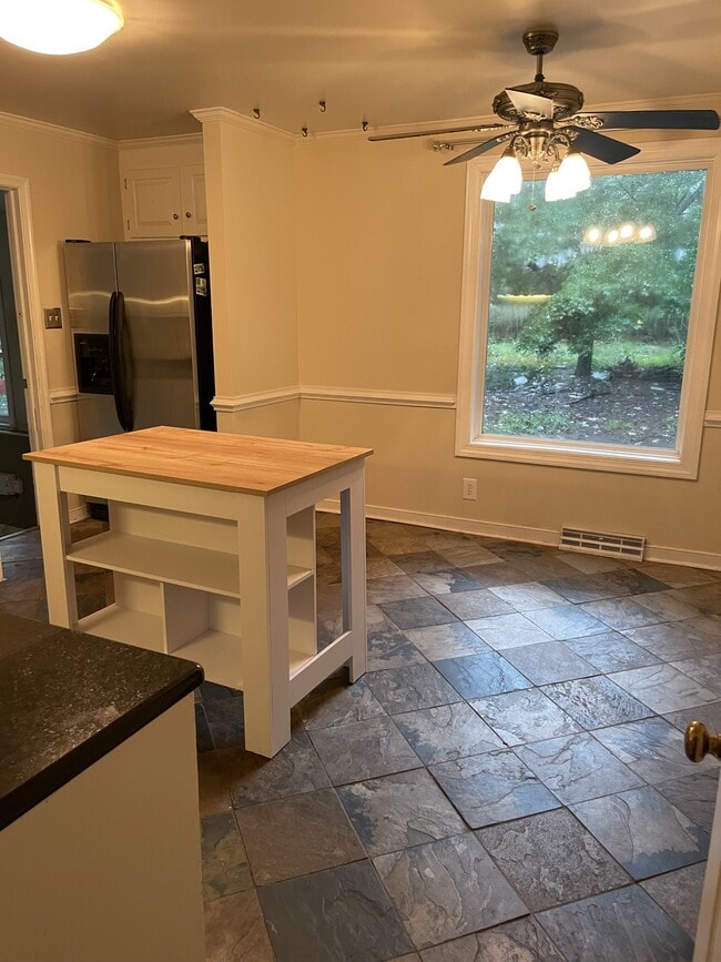 Photo - 620 Montour Dr