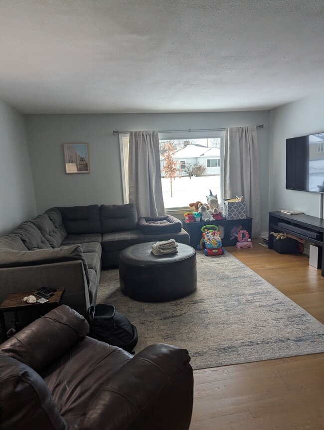 Photo - 2110 Ohm Ave