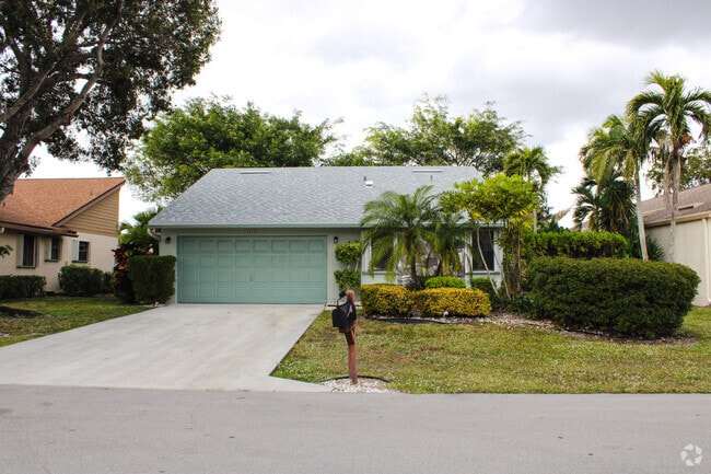 Building Photo - 2583 NW 13th St Rental