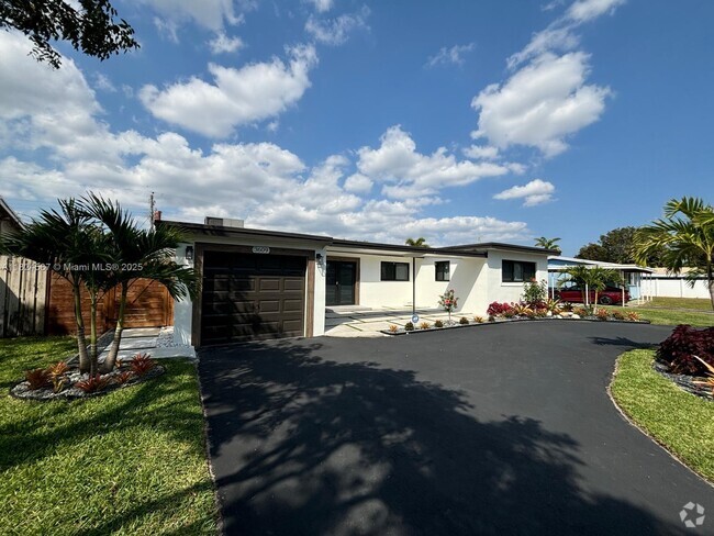 Building Photo - 3609 SW 23rd St Rental