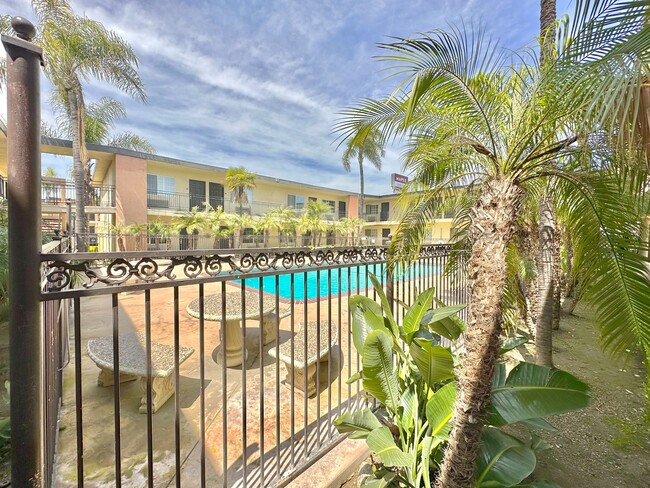 Building Photo - Maple Courtyard Rental