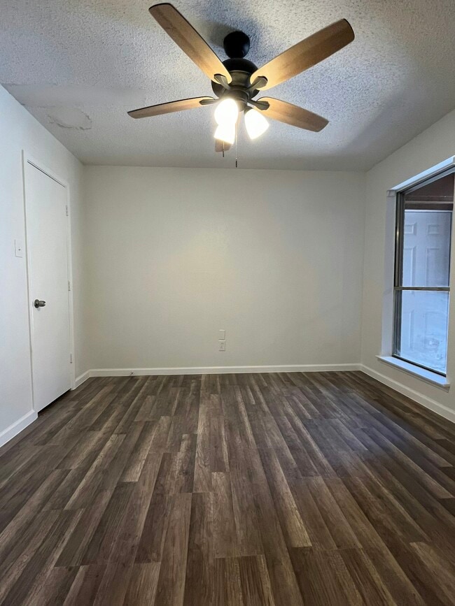 Photo - 6862 S Creek Dr