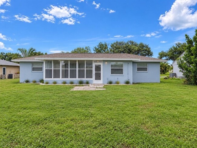 Photo - 1706 Sandy Ct