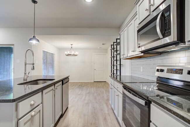 Photo - MOVE IN SPECIAL Recently built luxury town...