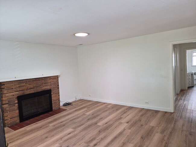 Photo - 16516 15th Ave NE Unit 16516 15th Ave NE
