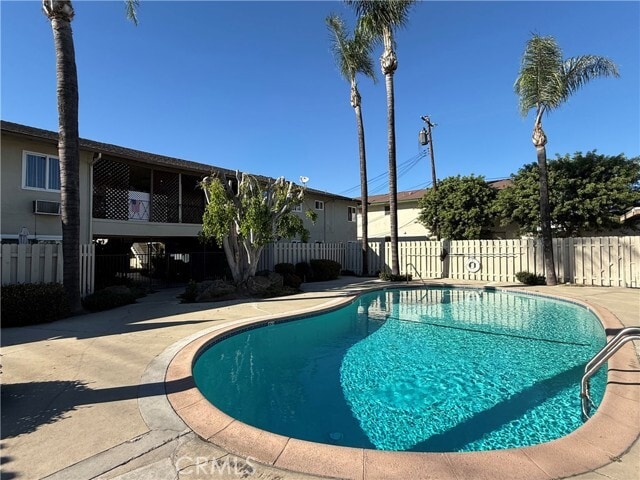 Photo - 554 S Barranca Ave