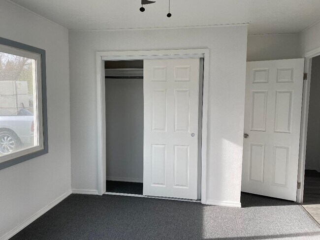 Photo - 1106 N 60th Ave