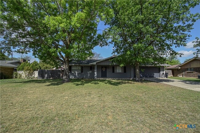 Building Photo - 205 Tanglewood Rd