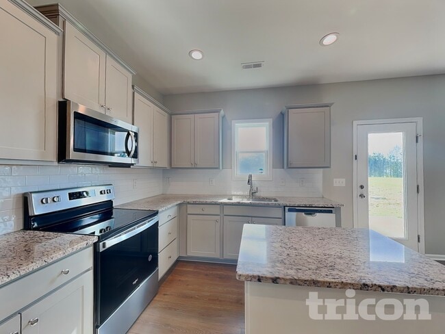 Photo - 176 Olde Pl