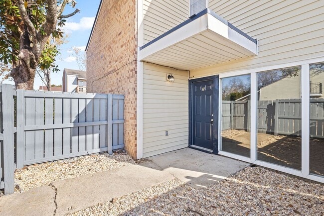 Photo - 203 Cougar Ridge Unit 2