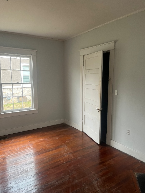 Photo - 725 E Burton St