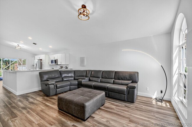 Photo - 1891 Oak Berry Cir