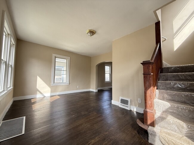 Photo - 1330 W Hillsdale St