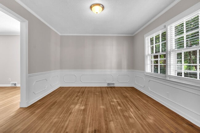 Photo - Newly Renovated 4-Bedroom Home in Germanto...
