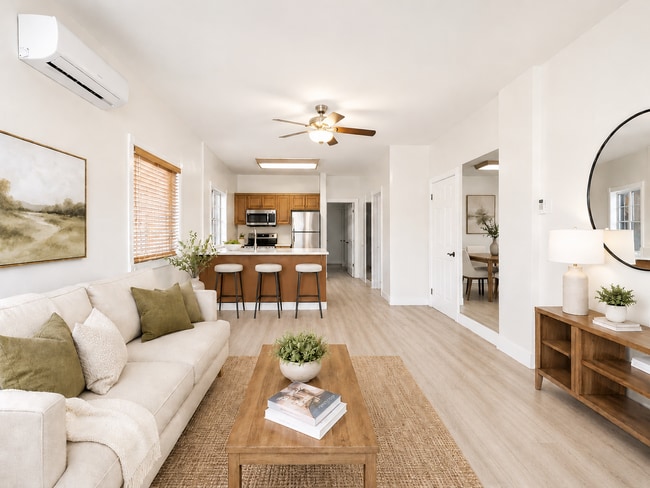 Virtually Staged - 5754 Melrose Ave Unit 5754