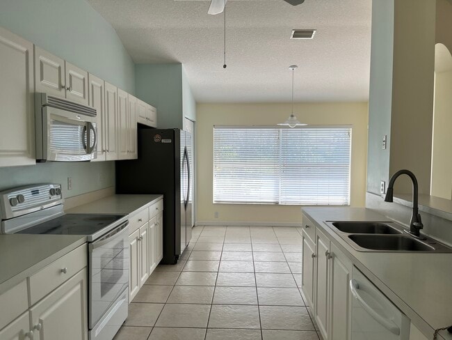 Photo - 1117 Compass Row