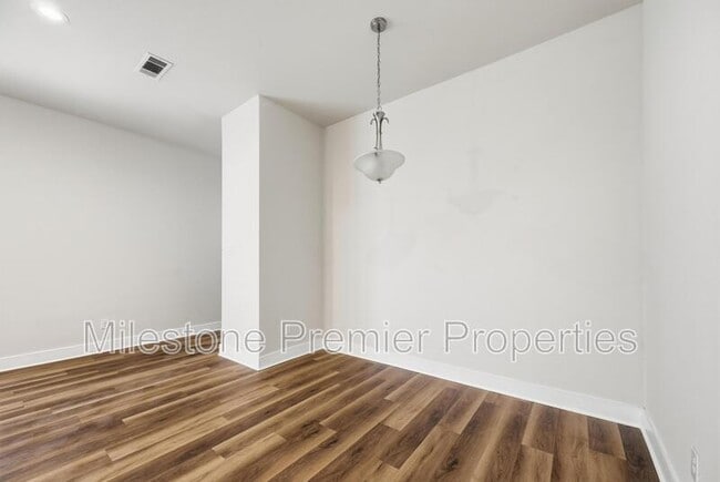 Photo - 1220 Jones St Casa