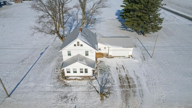 Photo - Large 4 Bedroom/2 Bath Home For Rent