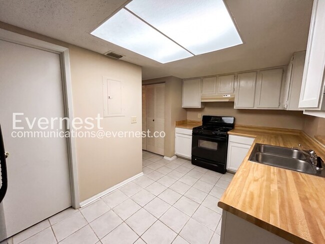 Photo - Spacious 2 Bed, 2 Bath Condo with Modern Amenities / No Pets Allowed / Available No!