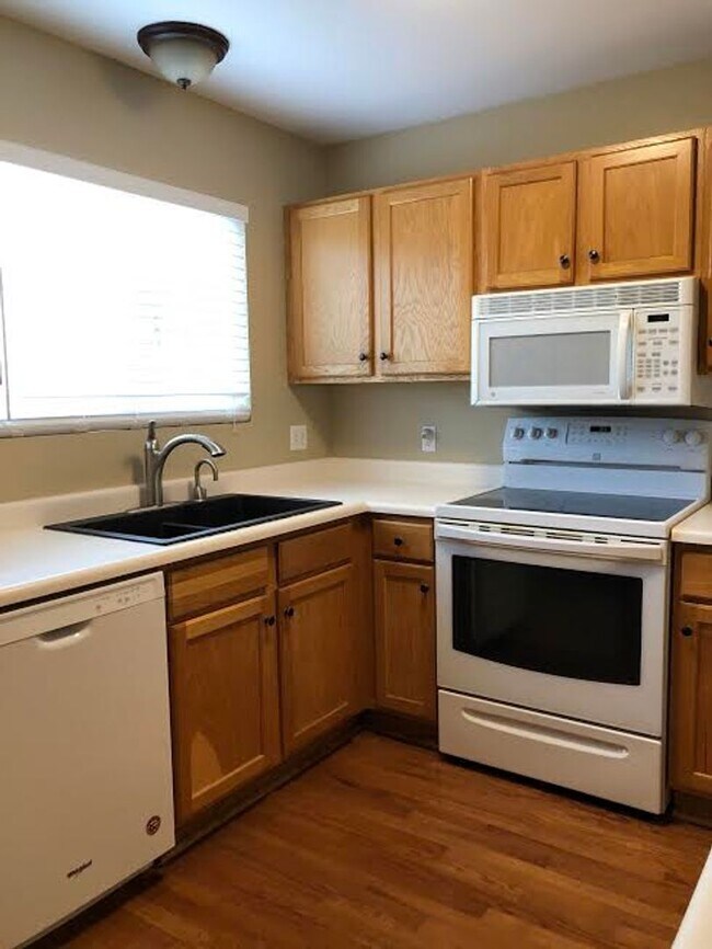 Photo - Beautiful 2bd, 2 ba 1,365 sq. ft. Condo, New Paint and Carpet, Fenced Yard, Close to Everything