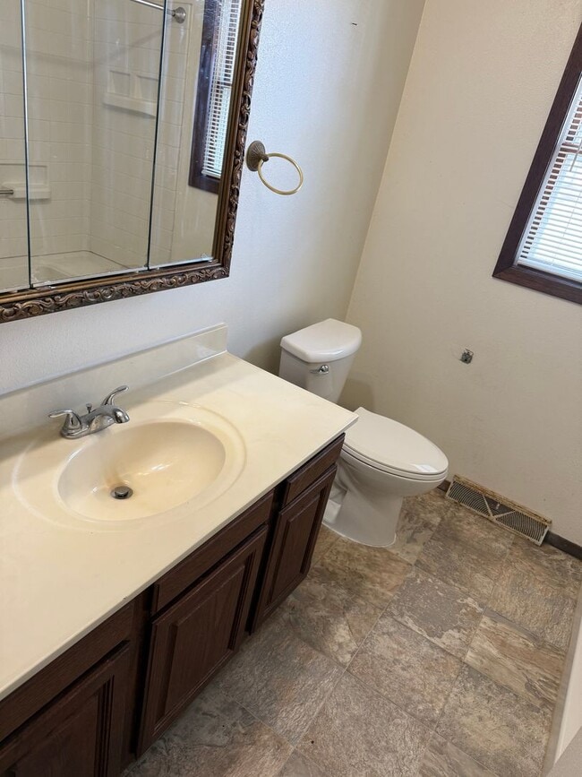 Photo - 1112 E 6th Ave