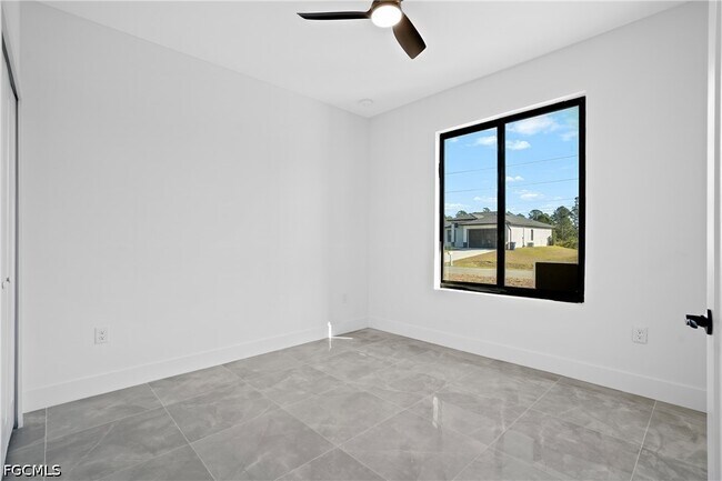 Photo - 322 Loire Ave S
