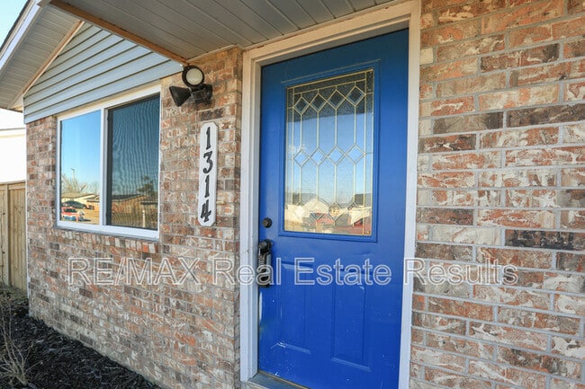 Photo - 1314 W Margaret Pl