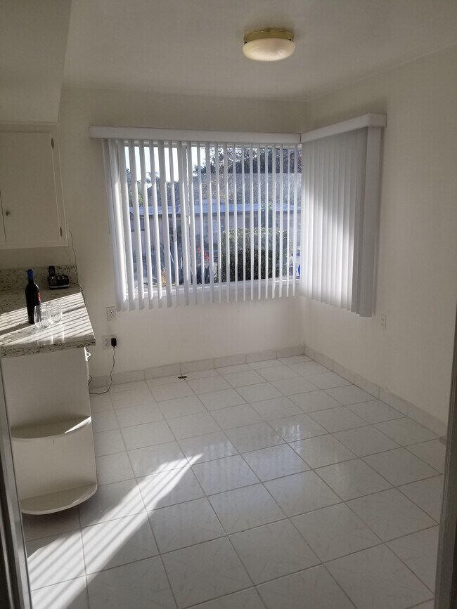 Photo - 333 W 33rd St