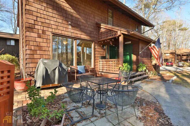 Photo - 13 Northlake Dr