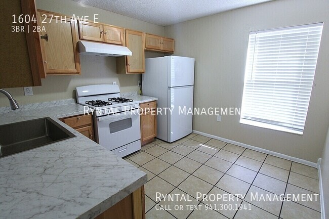 Photo - 1604 27th Ave E