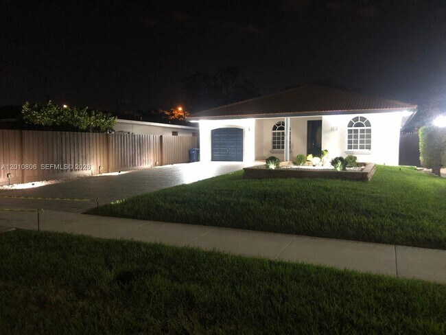 Photo - 9910 SW 23rd St